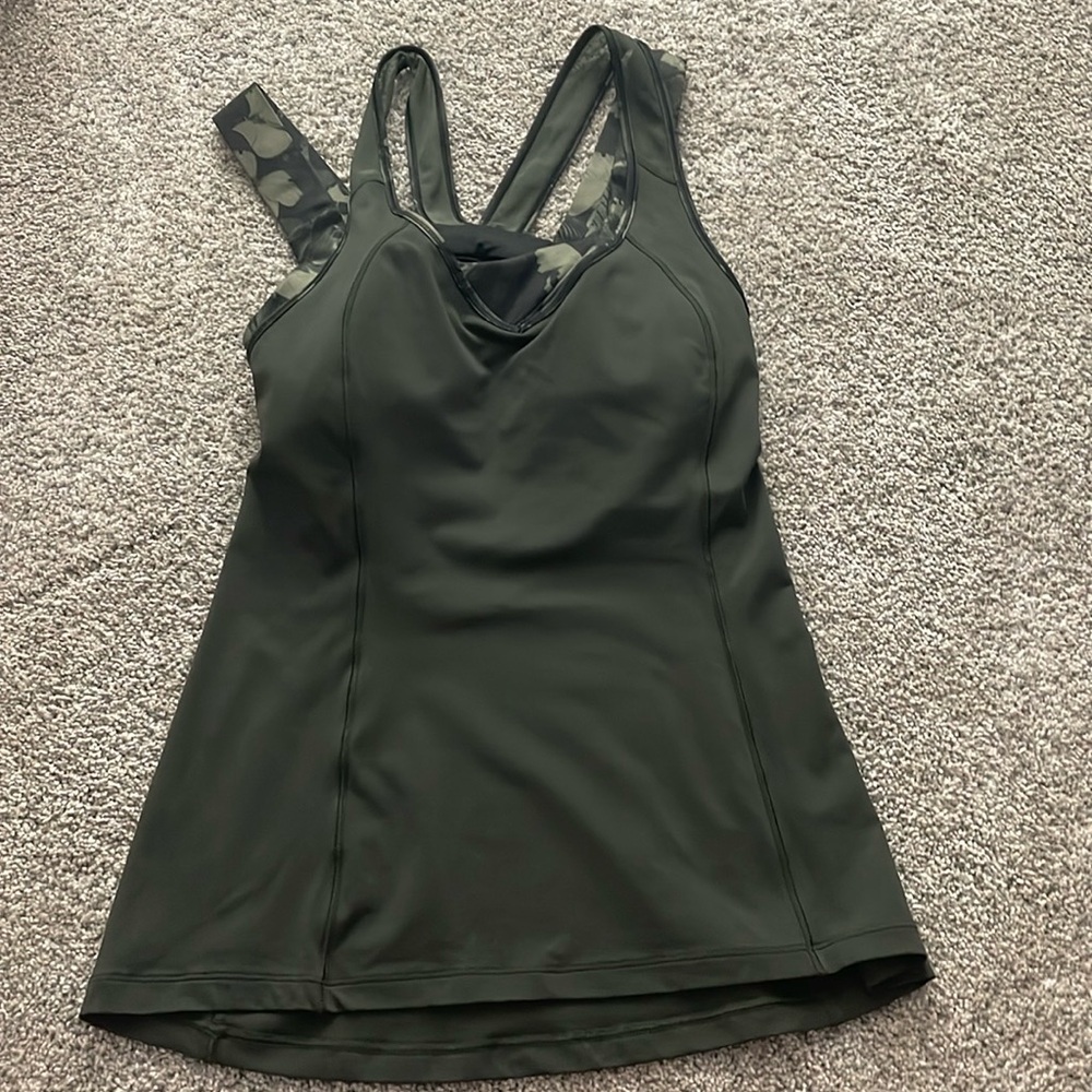 Lululemon Gator Green Biggie So Fly Womens Super Sport Tank Top Butterfly